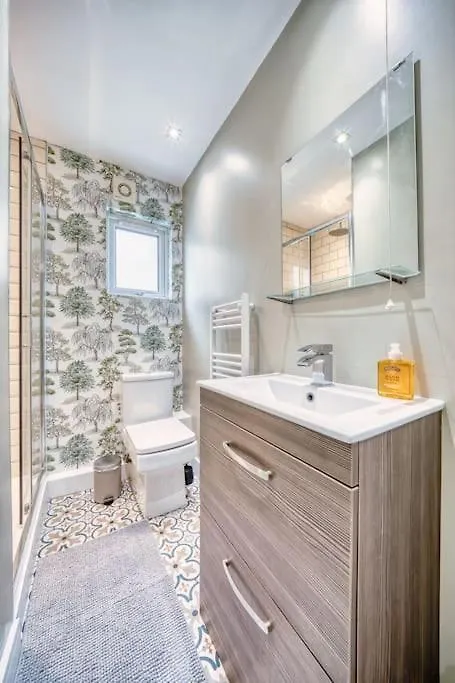 Stylish Duplex 2Bed Apartment With Garden 10Min City Cardiff