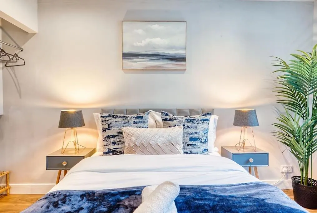 Stylish Duplex 2Bed Apartment With Garden 10Min City Cardiff United Kingdom