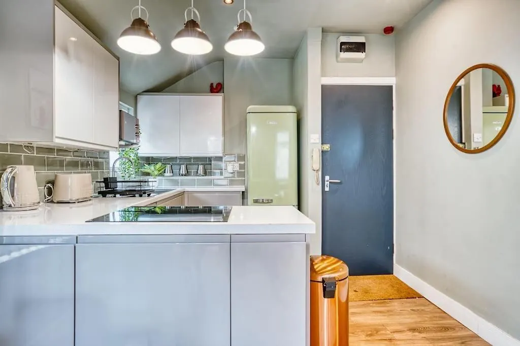 Stylish Duplex 2Bed Apartment With Garden 10Min City Cardiff