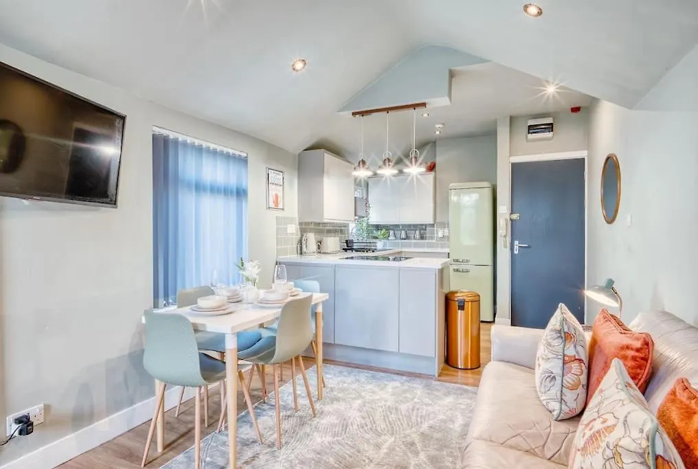 Stylish Duplex 2Bed Apartment With Garden 10Min City Cardiff 0*,